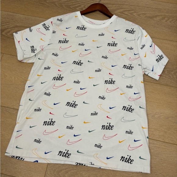 Nike allover print t-shirt - Picture 2 of 2